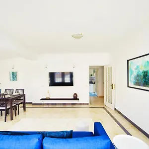 happy-holiday-cascais-parede.hotels-lisbon-portugal.com/